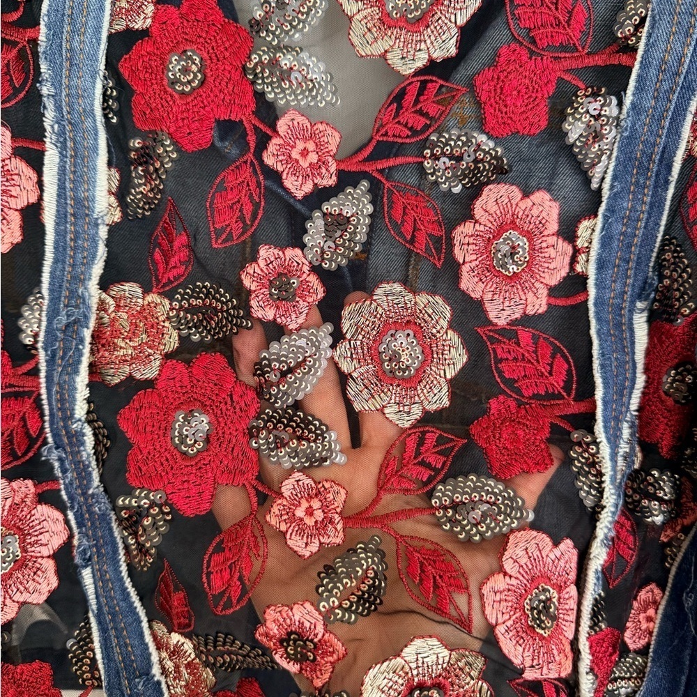 NWOT Embroidered Floral C’est Toi Denim Jacket Size Medium - Picture 5 of 6